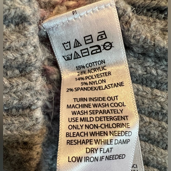 NWT🩶🩷 SUPER SOFT New - Fair Isle Style - Gray w Pink & White Design- Mock Neck - Picture 8 of 8